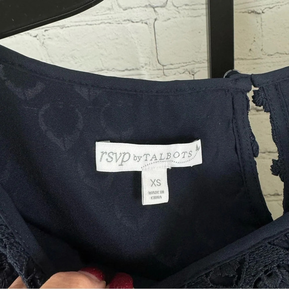 Talbots RSVP Navy Blue Eyelet Lace Bell Sleeve Top Blouse Size XS - Picture 2 of 9